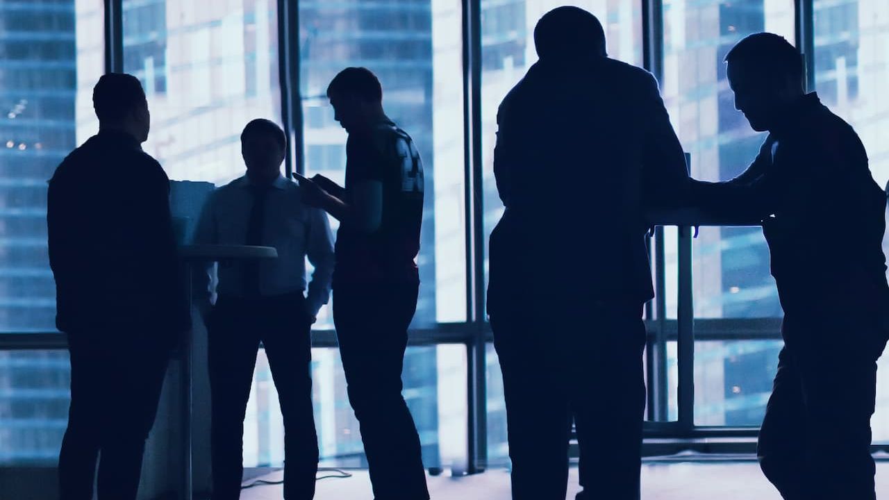 10 Lições de Liderança dos Maiores CEOs do Mundo